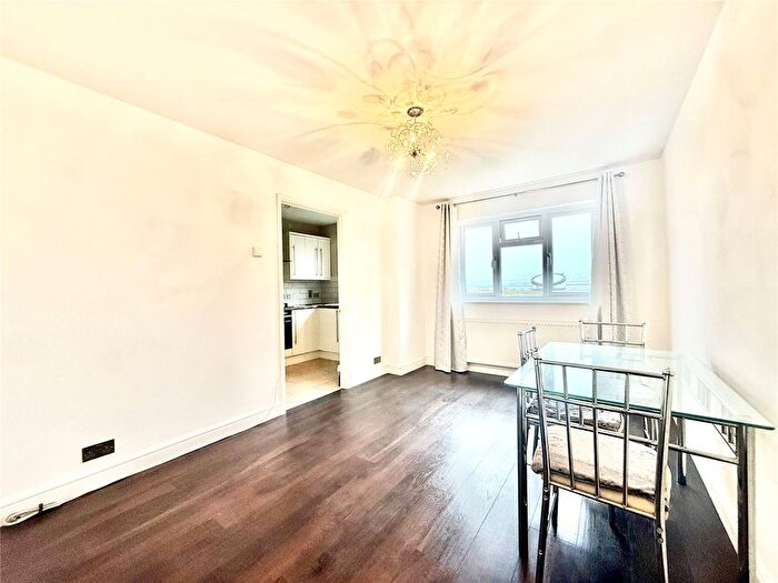 1 Bedroom Flat To Rent In Cambridge Close, Wembley, NW10