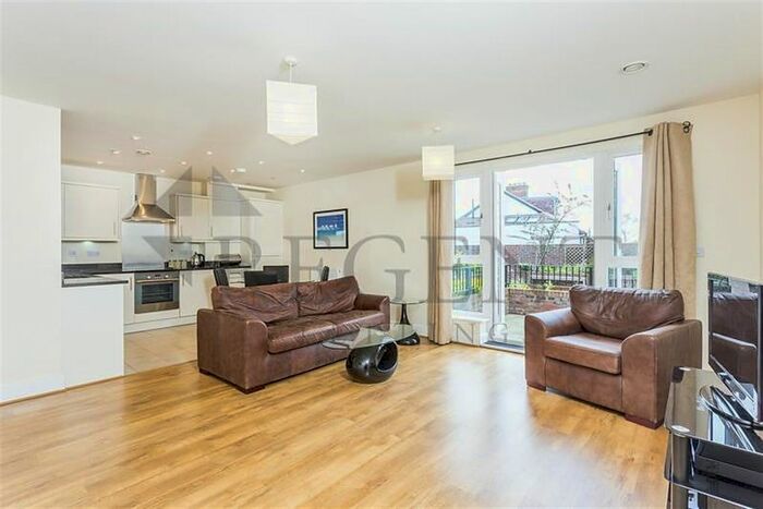 1 Bedroom Flat To Rent In Elderberry Court, Alberon Gardens, NW11