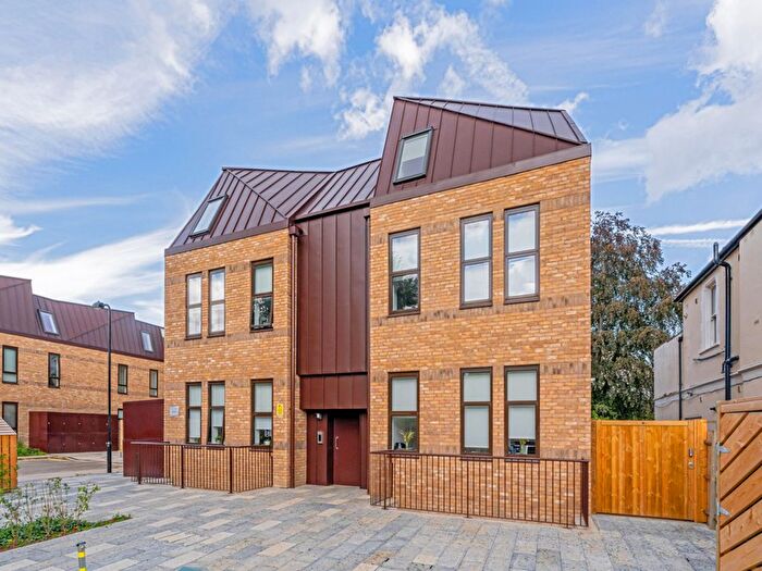 2 Bedroom Flat To Rent In Inglis Road, London, W5