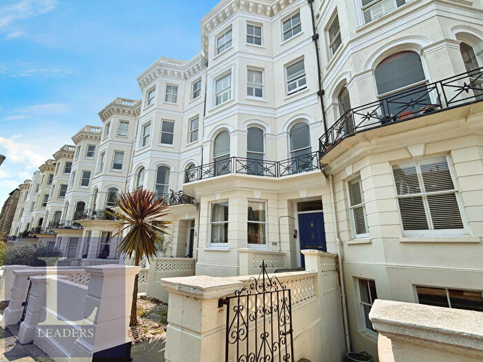 2 Bedroom Flat To Rent In Cambridge Road, Hove, BN3