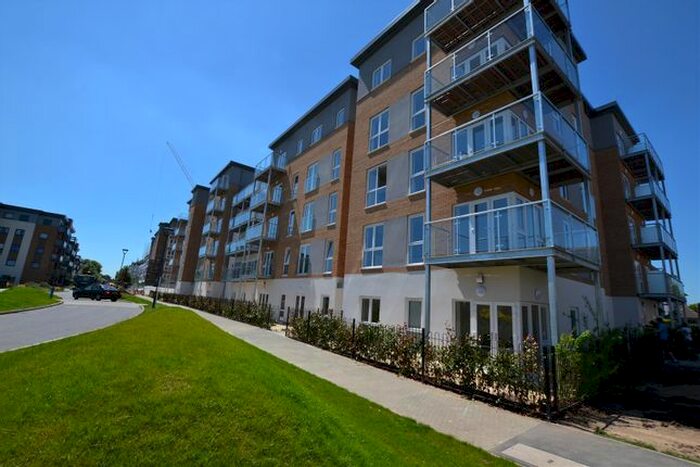 2 Bedroom Flat To Rent In Windsor Court, West Drayton, UB7