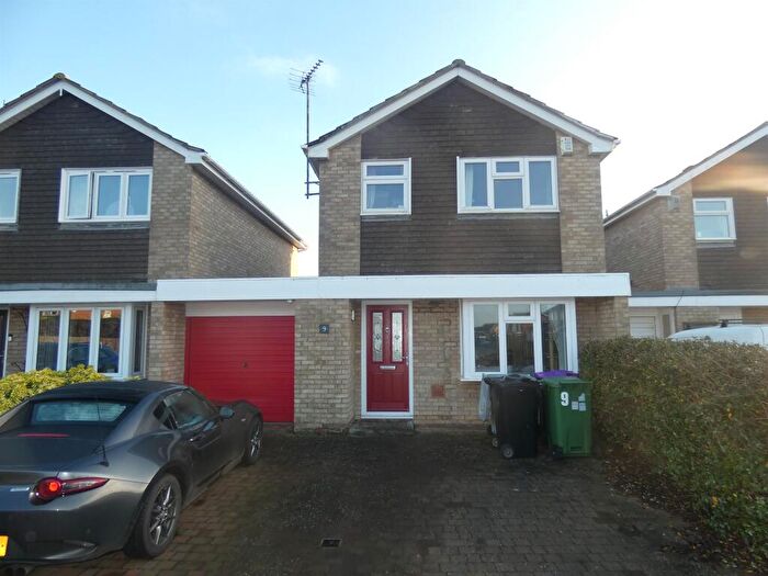 3 Bedroom Detached House For Sale In Thackers Way, Deeping St. James, Peterborough, PE6