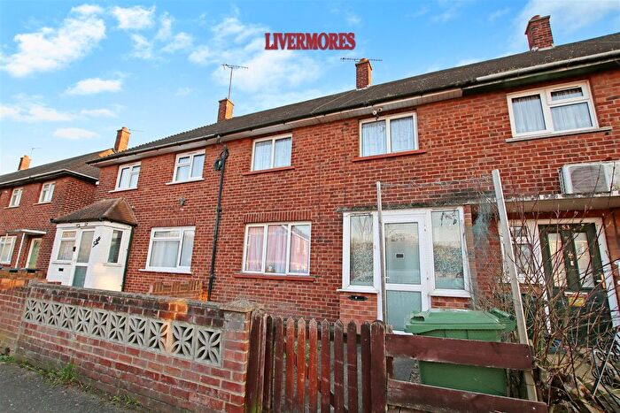2 Bedroom Terraced House For Sale In Wordsworth Way, Dartford, DA1