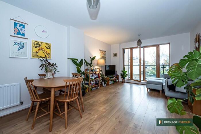 2 Bedroom Flat For Sale In Priory Park Road, Queens Park, NW6