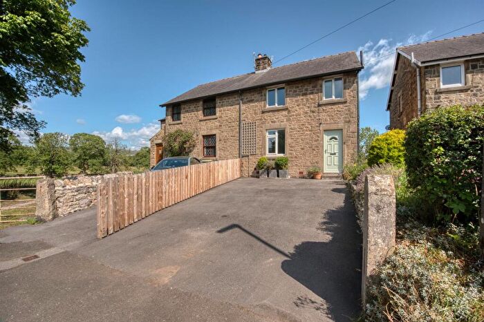 3 Bedroom Semi-Detached House For Sale In How Lane, Castleton, S33