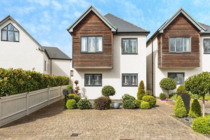 4 Bedroom Detached House For Sale In Old School Mews, Kennington, Ashford, TN24