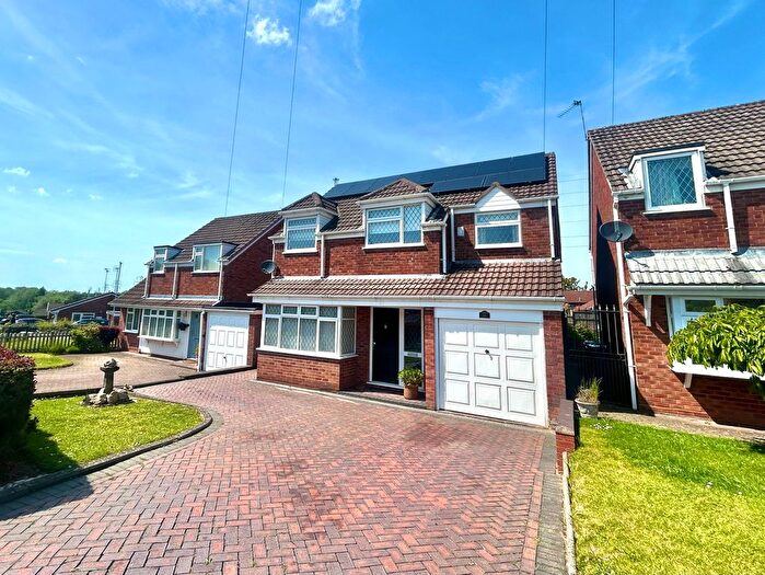 4 Bedroom Detached House For Sale In Alderdale Avenue, Northway, Sedgley, DY3