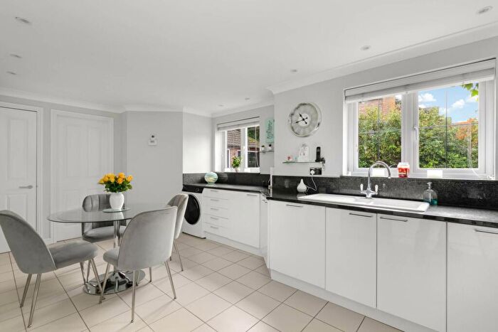 4 Bedroom Detached House For Sale In Somerset Grove, Warfield, RG42