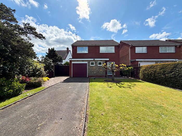 3 Bedroom Detached House For Sale In Amblecote Road, Brierley Hill, DY5