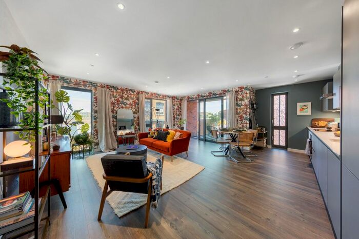 2 Bedroom Flat To Rent In Curie House, Wallis Road, London, E9