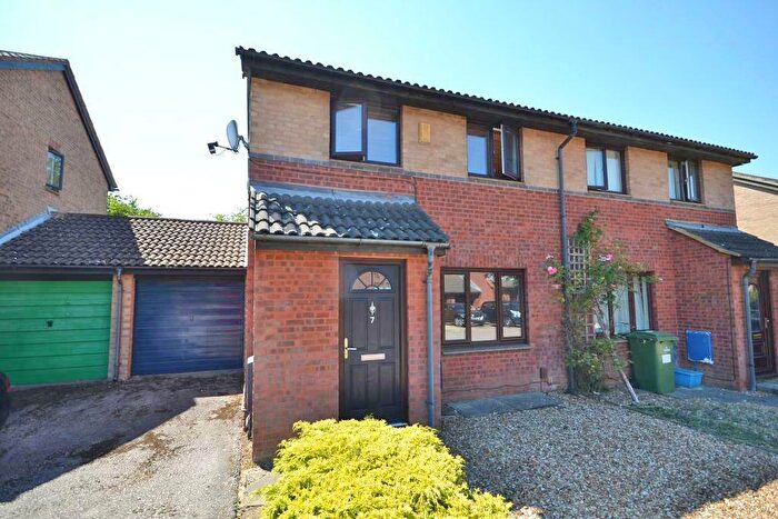 3 Bedroom Semi-Detached House To Rent In Brayton Court, Shenley Lodge, Milton Keynes, Buckinghamshire, MK5