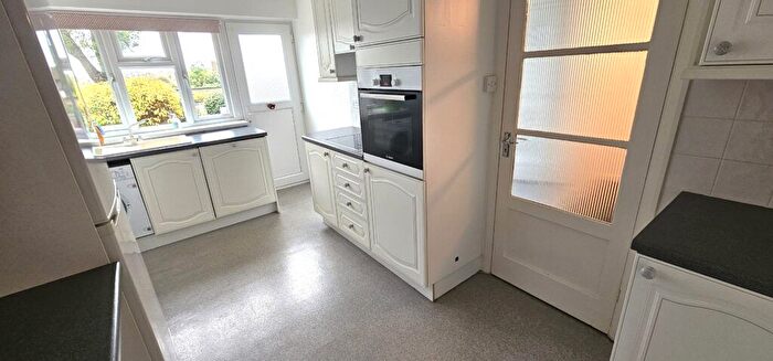 2 Bedroom Flat To Rent In High Road, Whetstone, N20