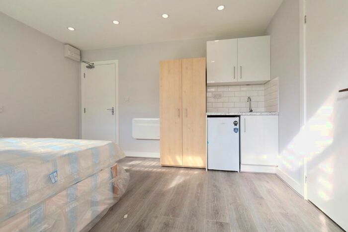 Studio To Rent In Oxford Road, Reading, RG30