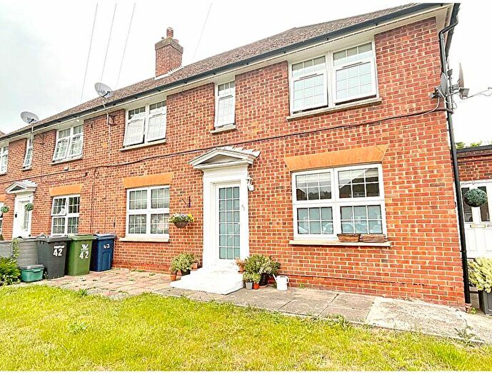 2 Bedroom Flat To Rent In Central Marlow, SL7