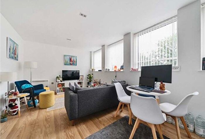 1 Bedroom Flat To Rent In High Street, Rickmansworth, WD3