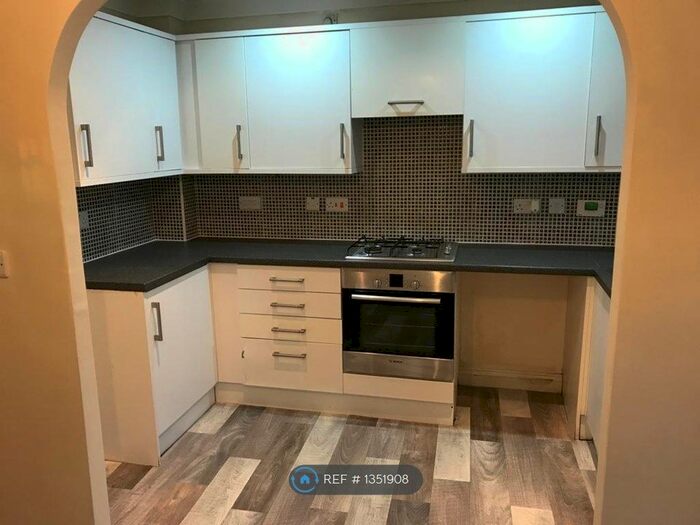 3 Bedroom Terraced House To Rent In Spring Place Gardens, Mirfield, WF14