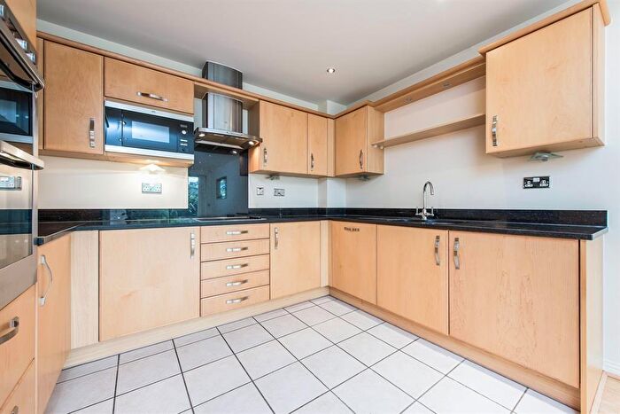 1 Bedroom Apartment To Rent In The Crescent, Maidenhead, SL6