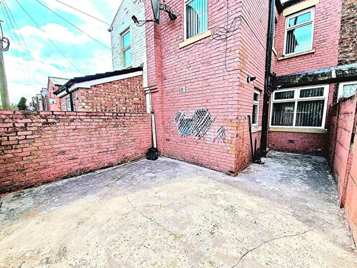 4 Bedroom Semi-Detached House To Rent In Beresford Street, Manchester, M14