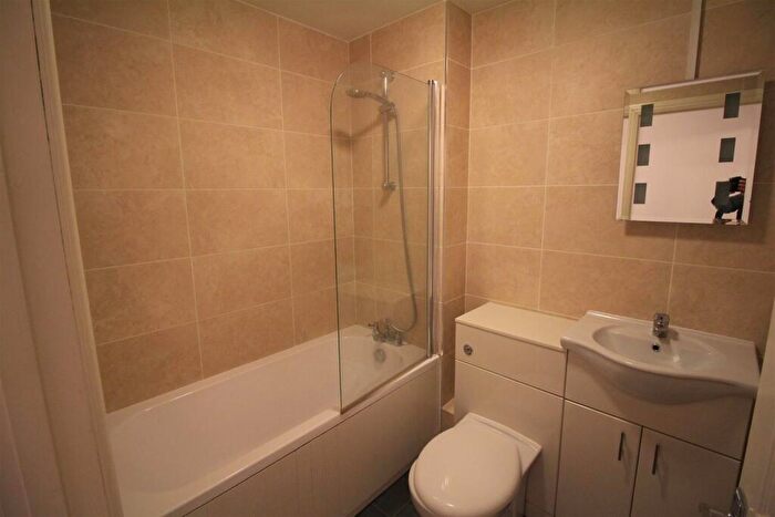 2 Bedroom Apartment For Sale In Avington Court, Southampton, SO16