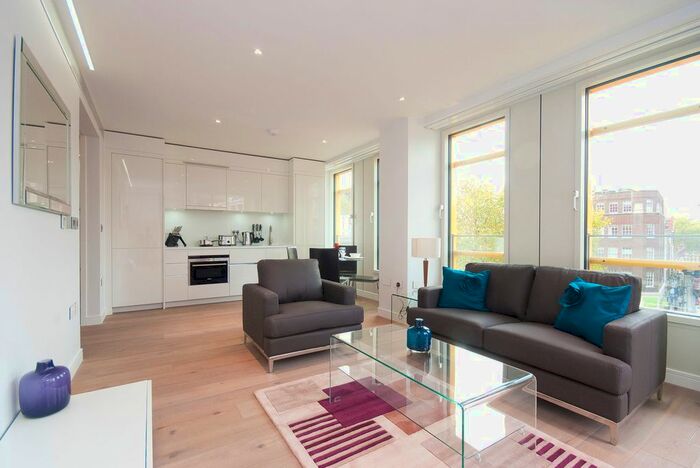 1 Bedroom Flat To Rent In Central St. Giles Piazza, London, WC2H