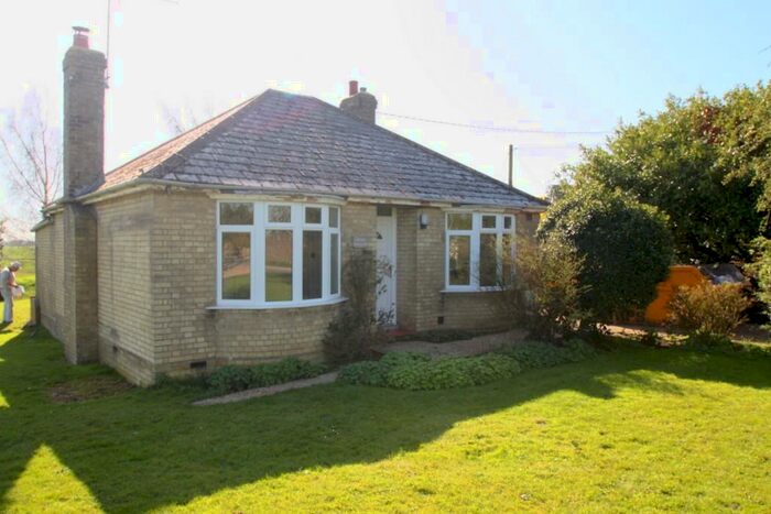 2 Bedroom Detached Bungalow To Rent In Bluntisham Road, PE28