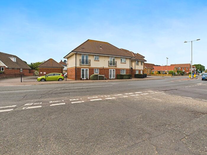 1 Bedroom Flat For Sale In Seagrove Avenue, Hayling Island, PO11
