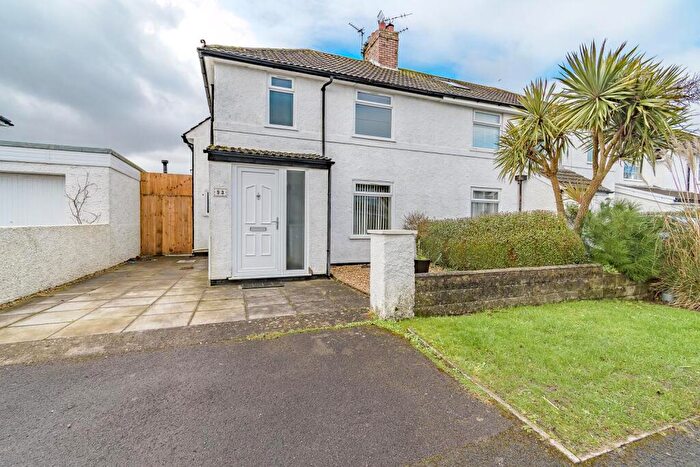 3 Bedroom Semi-Detached House For Sale In Porth-Y-Castell, Barry, CF62