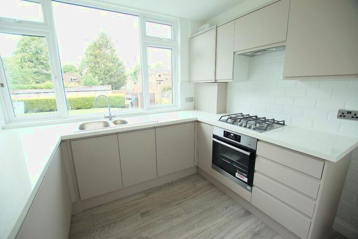 2 Bedroom Flat To Rent In Sydenham House, Lovelace Road, Surbiton, KT6