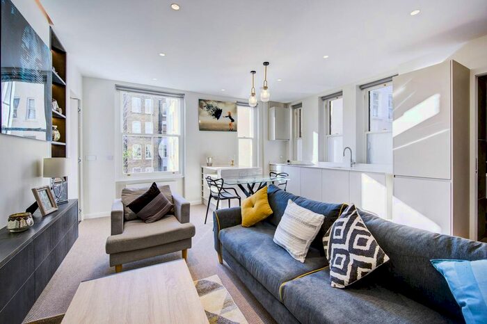 2 Bedroom Flat To Rent In Hollywood Road, Chelsea, London, SW10
