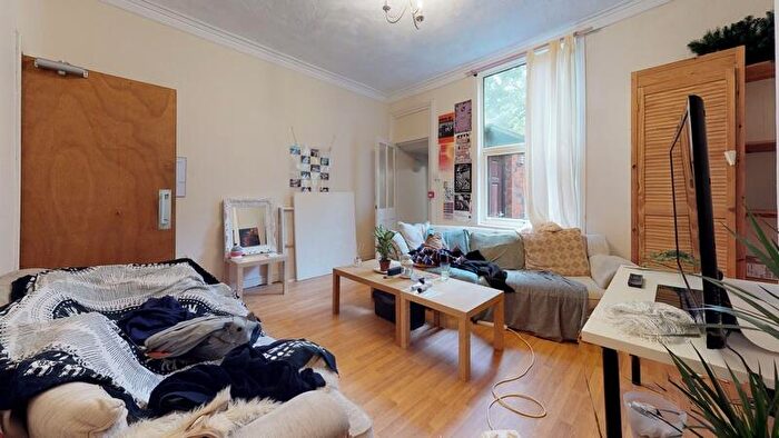 6 Bedroom Terraced House To Rent In Delph Mount, Woodhouse, Leeds, LS6