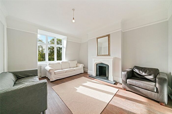 3 Bedroom Flat To Rent In Cavendish Gardens, SW4