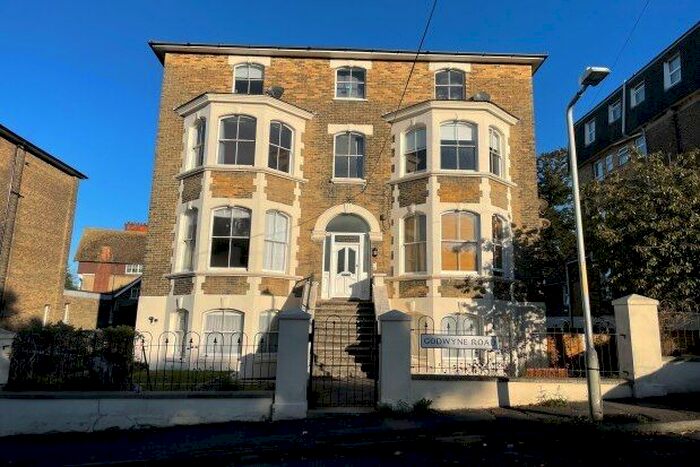 2 Bedroom Flat To Rent In Godwyne Road, Dover, CT16