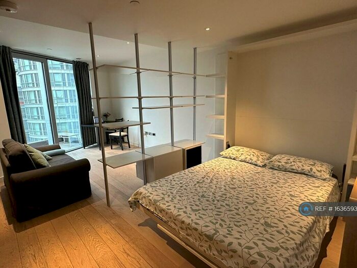 Studio To Rent In Biscayne Avenue, London, E14