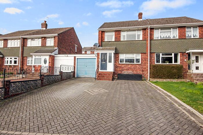 3 Bedroom Semi Detached House For Sale In Banbury Avenue, Sholing, SO19