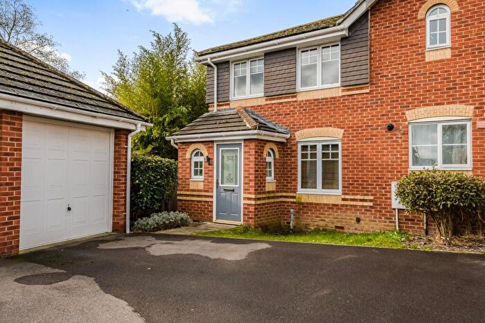 3 Bedroom Semi Detached House For Sale In Hopper Vale, Bracknell, RG12