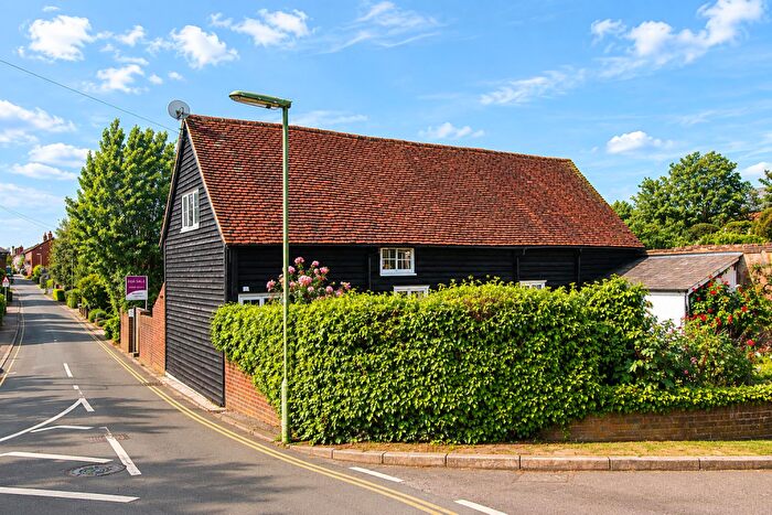 2 Bedroom Detached House For Sale In Linden Road, Leatherhead, KT22
