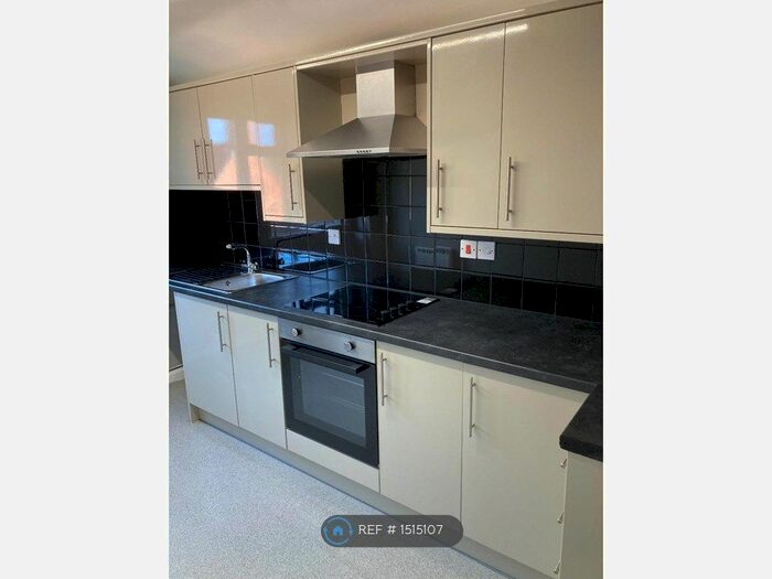 2 Bedroom Flat To Rent In Dorcas House, Yeovil, BA20