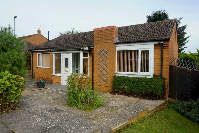 2 Bedroom Detached Bungalow To Rent In Sallow Avenue, Northampton, NN3