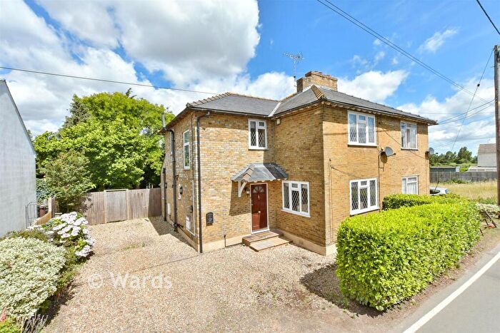 3 Bedroom Semi Detached House For Sale In Lower Hartlip Road, Hartlip, Sittingbourne, Kent, ME9