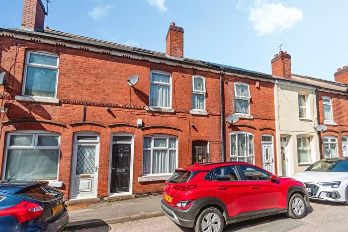 3 Bedroom Terraced House For Sale In Thelma Street, Walsall, WS1