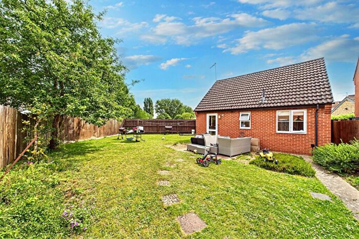 2 Bedroom Detached Bungalow For Sale In Parkside, Stanton, IP31