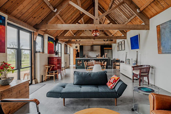 4 Bedroom Barn Conversion For Sale In Manor Barns, Malmesbury, Wiltshire, SN16