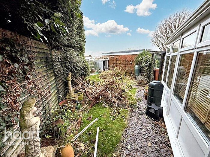 4 Bedroom Detached House For Sale In Chapmans Close, Wellingborough, NN29