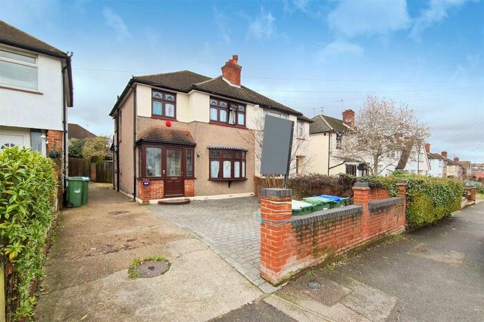 3 Bedroom Semi-Detached House To Rent In Edison Road, Welling, DA16