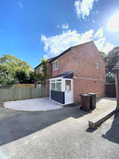 2 Bedroom Semi-Detached House To Rent In Woolms Meadow, Ivybridge, PL21