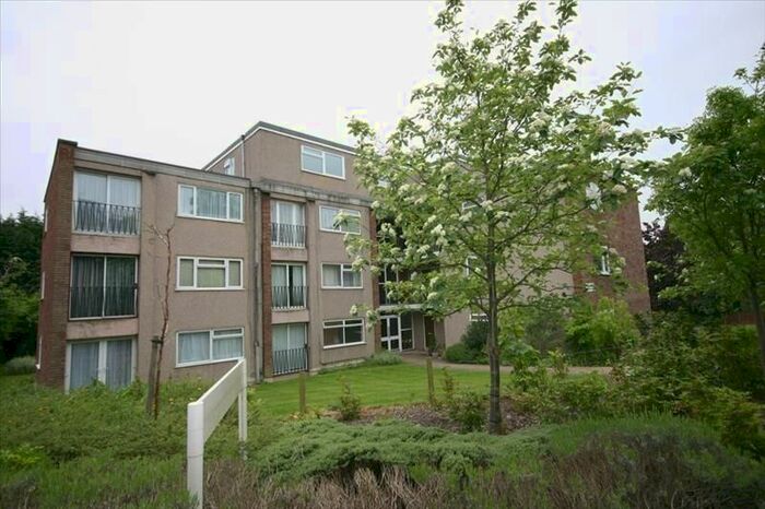 Studio To Rent In Dunraven Drive, Enfield, Middlesex EN2