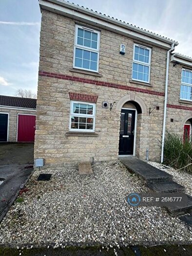 3 Bedroom Semi-Detached House To Rent In Kingsway, Barnsley, S72