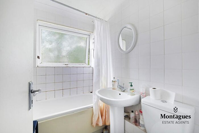 1 Bedroom Flat To Rent In Kendal Avenue, Epping, CM16