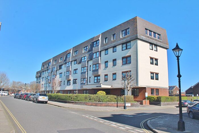 1 Bedroom Flat For Sale In Lombard Street, Portsmouth, PO1