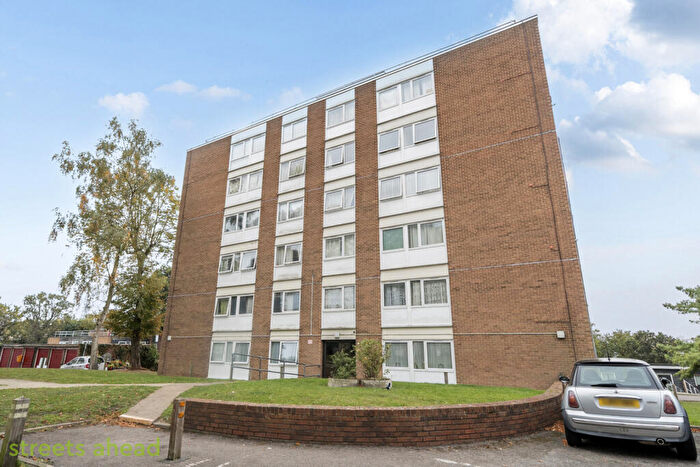 2 Bedroom Apartment For Sale In Priory Crescent, Upper Norwood, SE19